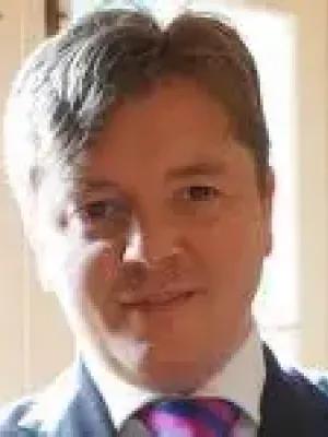 Dr Iain Nixon